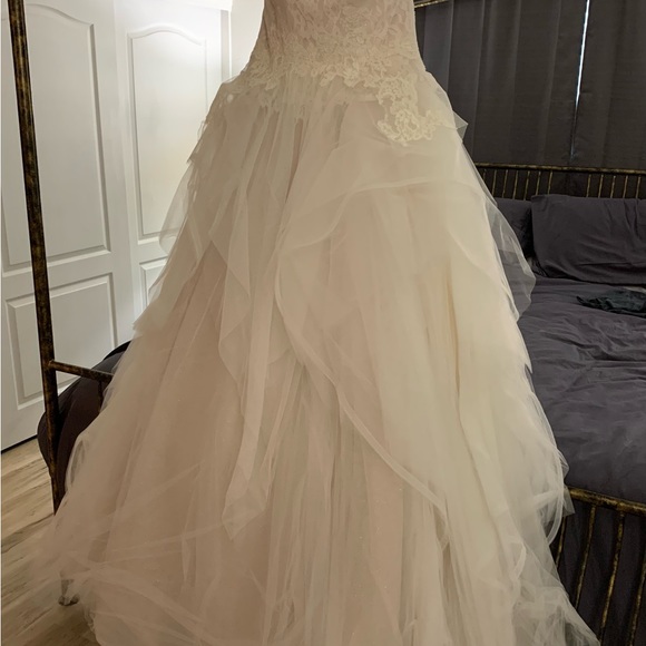 Alvina Valenta 9301 Wedding Dress - Picture 5 of 6